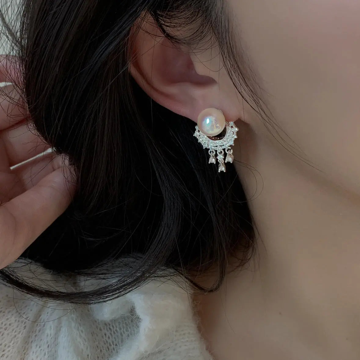 High-grade Earrings Elegant Graceful Small And Exquisite Water Drop Tassel Earrings Angel Wishes