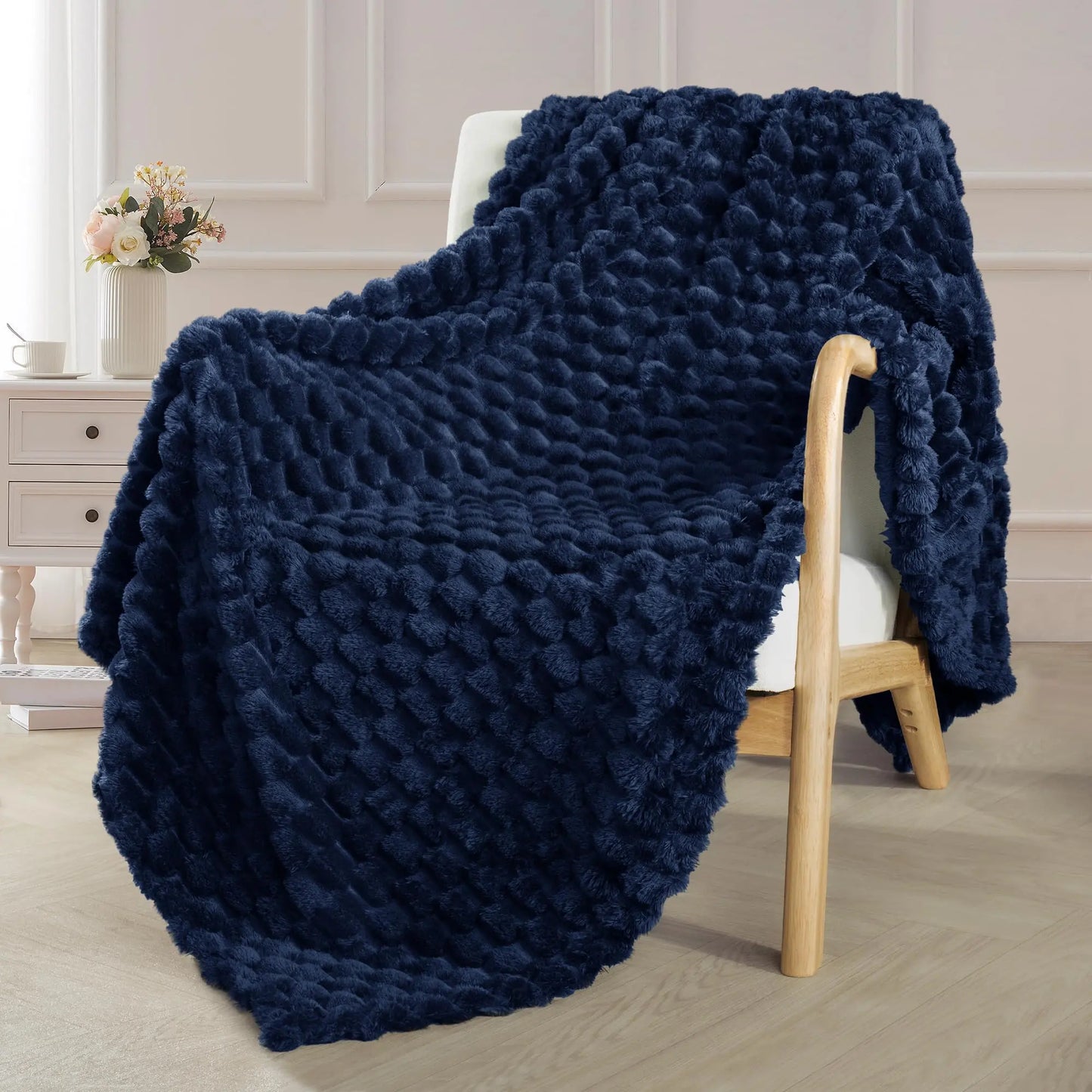 Exclusivo Mezcla Extra Large Soft Fleece Throw Blanket, 127x178 CM Stylish Jacquard Throw Blanket for Couch, Fuzzy Cozy Lightweight for All Season, Ivory Angel Wishes