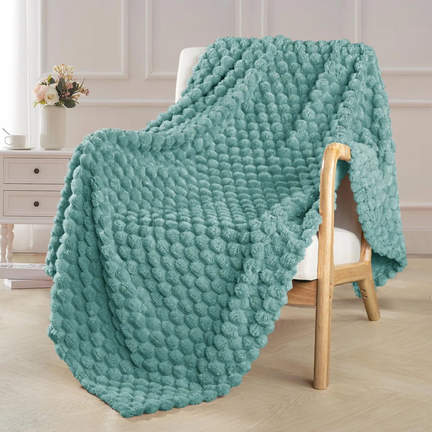 Exclusivo Mezcla Extra Large Soft Fleece Throw Blanket, 127x178 CM Stylish Jacquard Throw Blanket for Couch, Fuzzy Cozy Lightweight for All Season, Ivory Angel Wishes