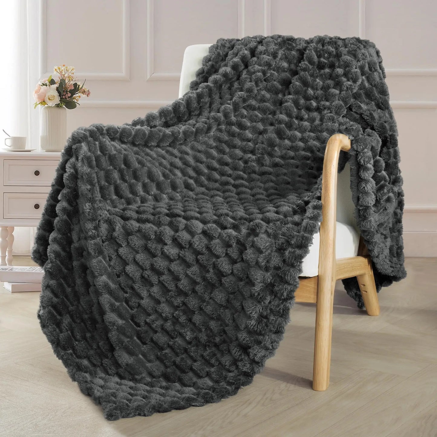 Exclusivo Mezcla Extra Large Soft Fleece Throw Blanket, 127x178 CM Stylish Jacquard Throw Blanket for Couch, Fuzzy Cozy Lightweight for All Season, Ivory Angel Wishes