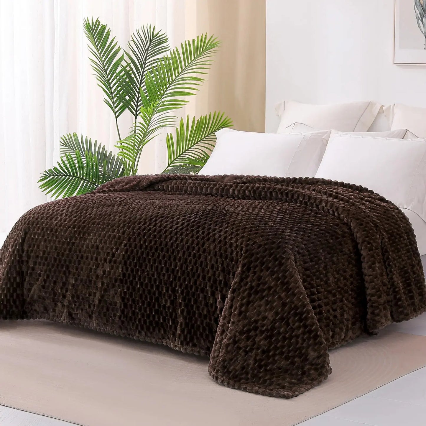 Exclusivo Mezcla Extra Large Soft Fleece Throw Blanket, 127x178 CM Stylish Jacquard Throw Blanket for Couch, Fuzzy Cozy Lightweight for All Season, Ivory Angel Wishes
