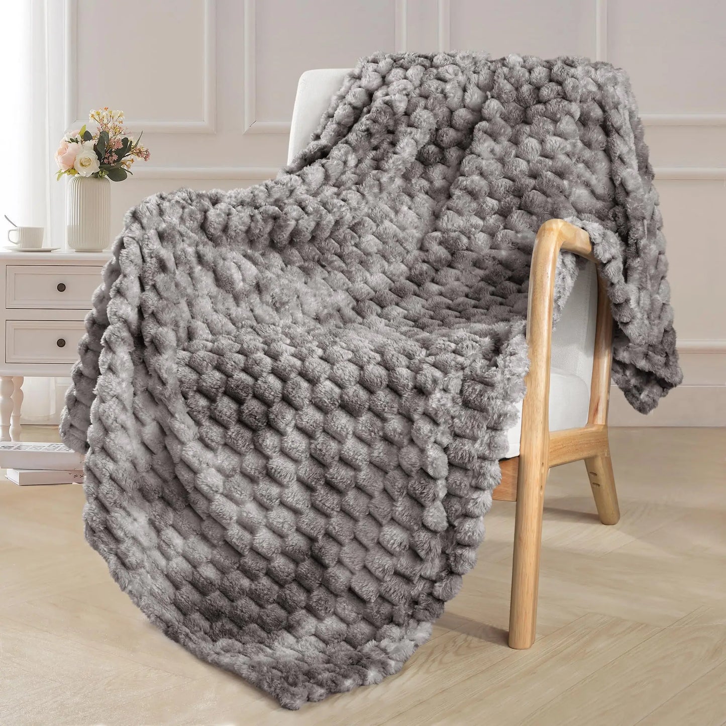 Exclusivo Mezcla Extra Large Soft Fleece Throw Blanket, 127x178 CM Stylish Jacquard Throw Blanket for Couch, Fuzzy Cozy Lightweight for All Season, Ivory Angel Wishes