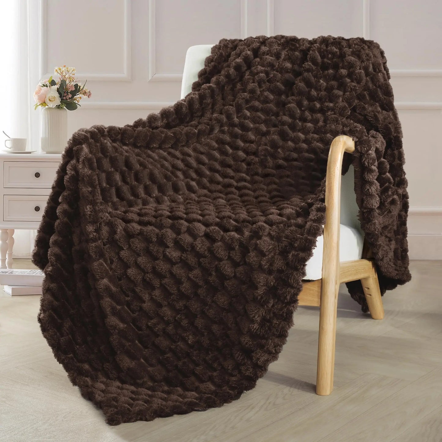 Exclusivo Mezcla Extra Large Soft Fleece Throw Blanket, 127x178 CM Stylish Jacquard Throw Blanket for Couch, Fuzzy Cozy Lightweight for All Season, Ivory Angel Wishes