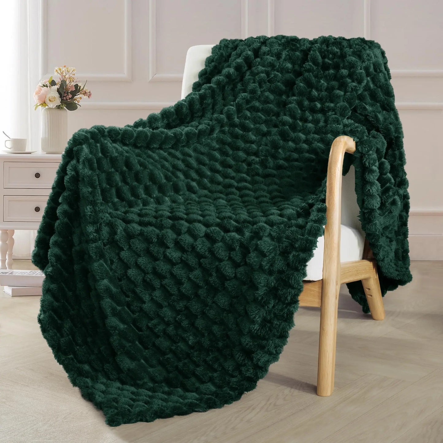 Exclusivo Mezcla Extra Large Soft Fleece Throw Blanket, 127x178 CM Stylish Jacquard Throw Blanket for Couch, Fuzzy Cozy Lightweight for All Season, Ivory Angel Wishes