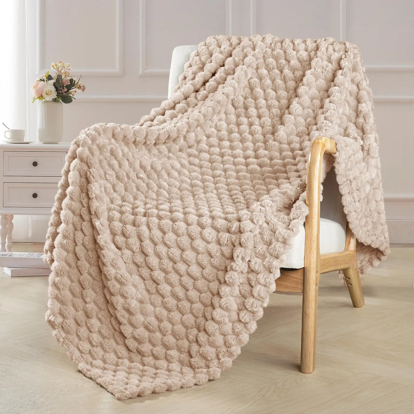 Exclusivo Mezcla Extra Large Soft Fleece Throw Blanket, 127x178 CM Stylish Jacquard Throw Blanket for Couch, Fuzzy Cozy Lightweight for All Season, Ivory Angel Wishes