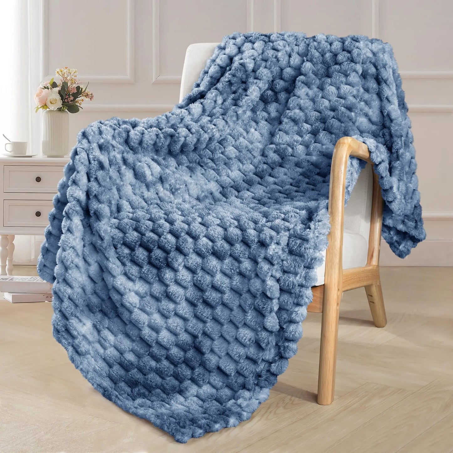 Exclusivo Mezcla Extra Large Soft Fleece Throw Blanket, 127x178 CM Stylish Jacquard Throw Blanket for Couch, Fuzzy Cozy Lightweight for All Season, Ivory Angel Wishes