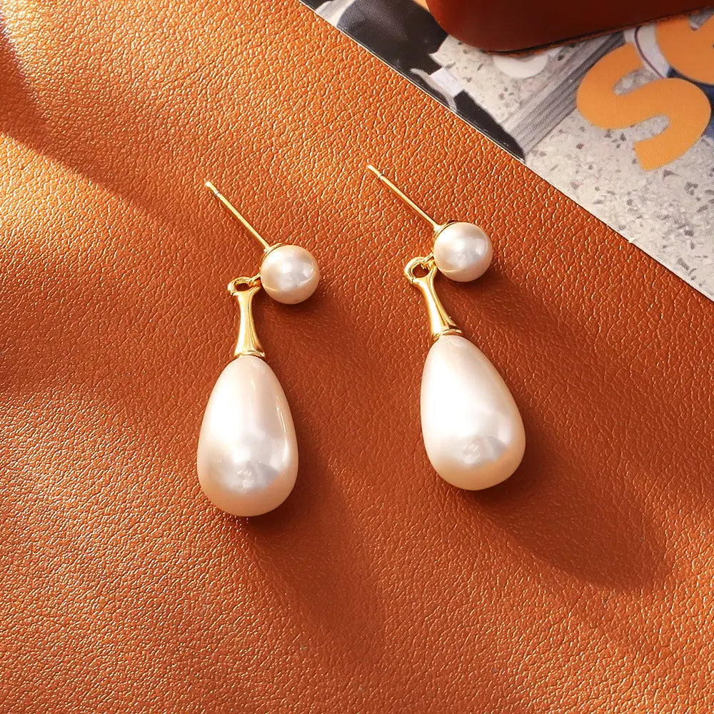 Classic Retro Water Drop-shaped Earrings Advanced Sense Stylish Simple And Versatile Angel Wishes