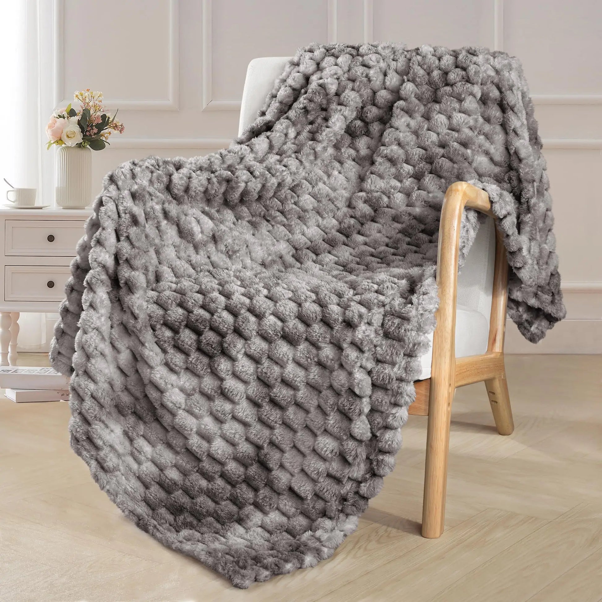 Exclusivo Mezcla Extra Large Soft Fleece Throw Blanket, 127x178 CM Stylish Jacquard Throw Blanket for Couch, Fuzzy Cozy Lightweight for All Season, Ivory Angel Wishes