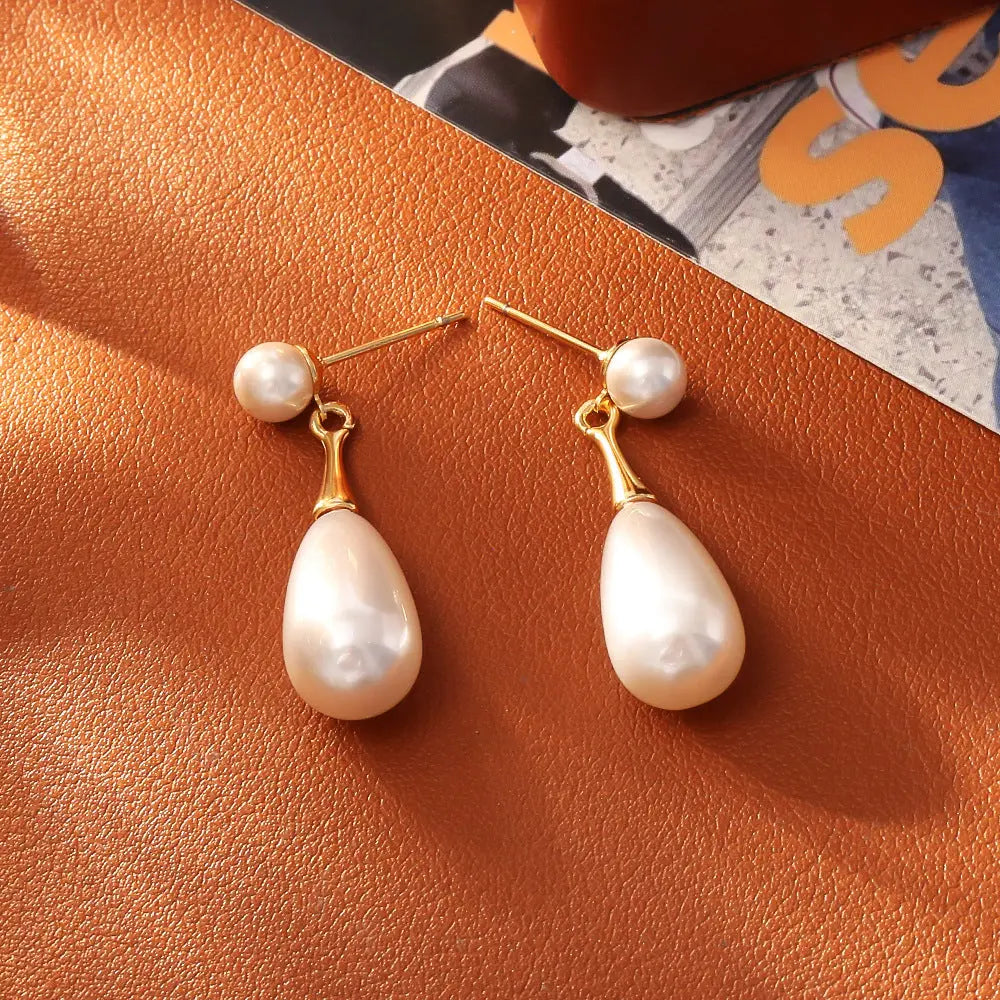 Classic Retro Water Drop-shaped Earrings Advanced Sense Stylish Simple And Versatile Angel Wishes